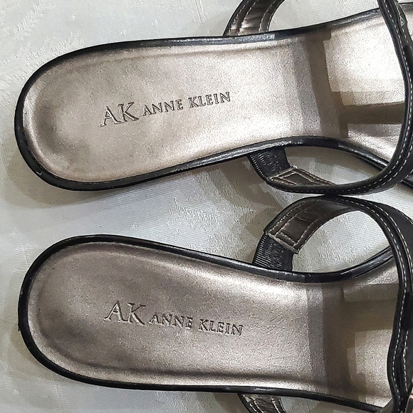 Anne Klein Macommonlyn Black Leather Double Strap Heel Sandals Women's Size 10M - Picture 7 of 12